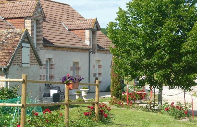 Bed and Breakfast La Ferme de la Maugerie Thoury Exterior foto